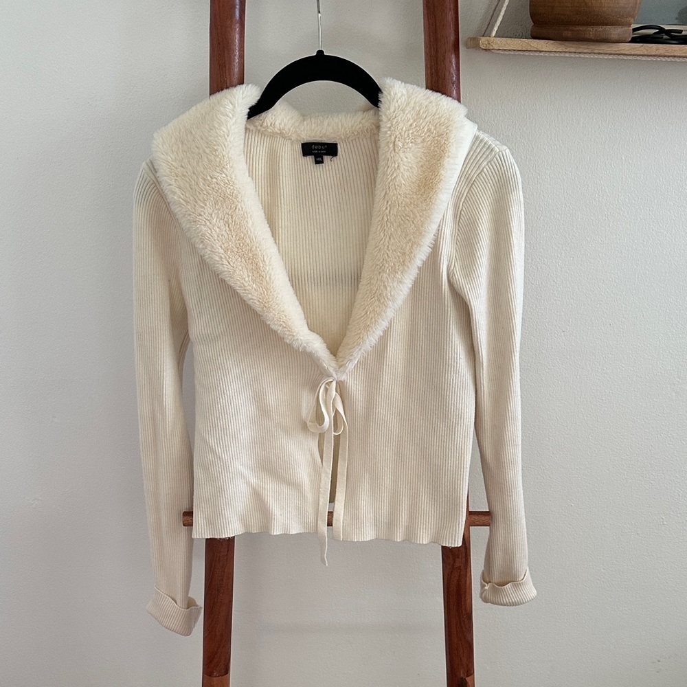 Crean ribbed knit tie-front cardigan with a faux fur collar